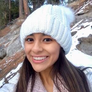 Meet your Posher, Reyna maria